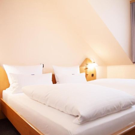 Hotel Lonac Дуйсбург Екстер'єр фото