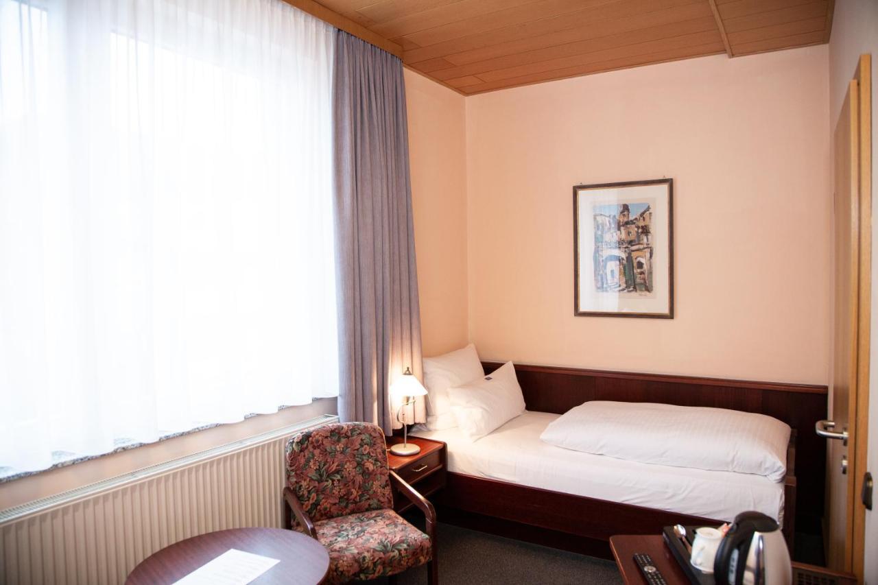 Hotel Lonac Дуйсбург Екстер'єр фото